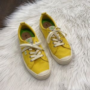 Cariuma Yellow Canvas Shoes - Women 8.5